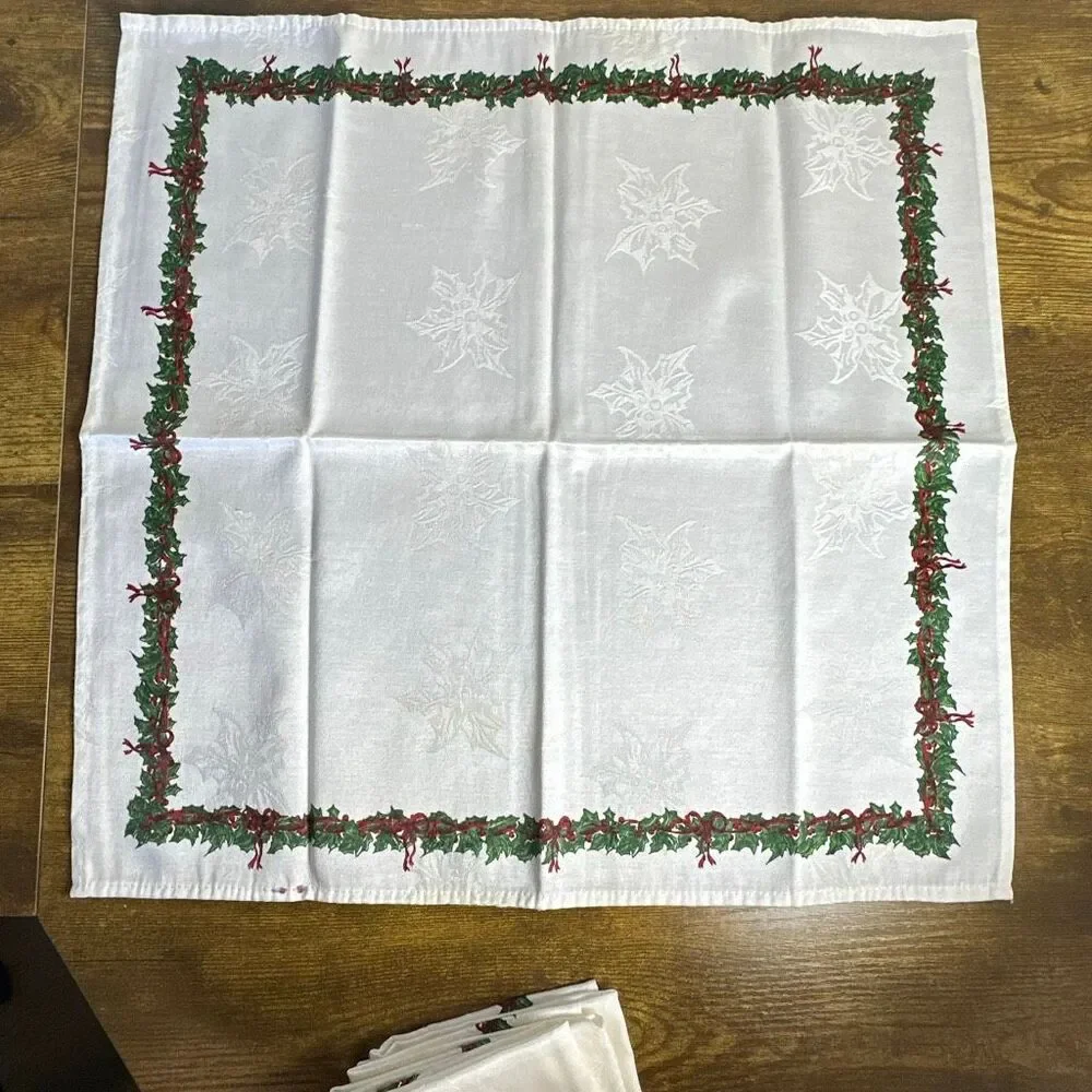 Christmas Linen‎ Set 4 Placemats Holly Berry Print Table Linens 18” x 18”